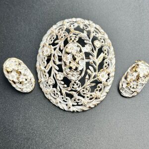 Vintage White Enamel Gold Tone Floral Brooch Earring Set Mid Century Shabby Chic